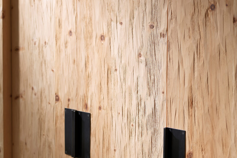 Schlafzimmer Zirbe, Bett, Showroom Lienz und Arnbach, Tischlerei Lanser