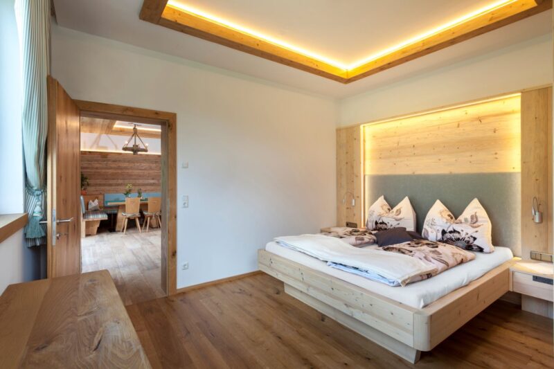 Zirben Schlafzimmer, Tischlerei Lanser, Osttirol