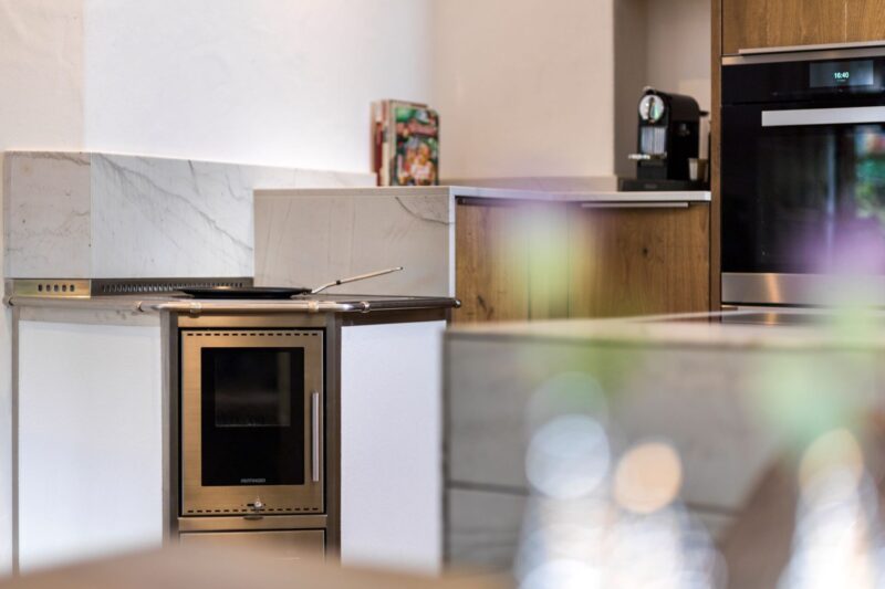 Küche Natursteininsel, Tischlerei Lanser Innervillgraten, Osttirol